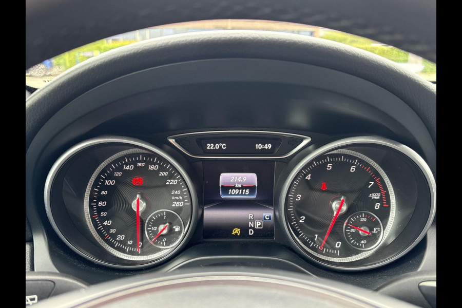 Mercedes-Benz GLA 180 Business Solution | Automaat | Trekhaak | Elek. Kofferklep | Camera | Dealer onderhouden