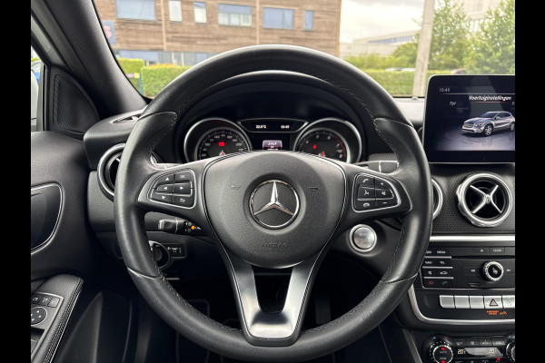 Mercedes-Benz GLA 180 Business Solution | Automaat | Trekhaak | Elek. Kofferklep | Camera | Dealer onderhouden
