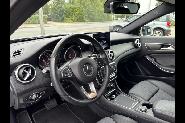 Mercedes-Benz GLA 180 Business Solution | Automaat | Trekhaak | Elek. Kofferklep | Camera | Dealer onderhouden