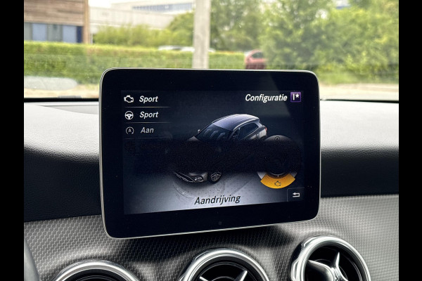 Mercedes-Benz GLA 180 Business Solution | Automaat | Trekhaak | Elek. Kofferklep | Camera | Dealer onderhouden