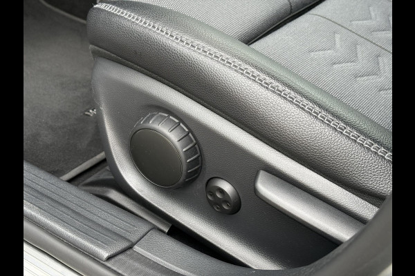 Mercedes-Benz GLA 180 Business Solution | Automaat | Trekhaak | Elek. Kofferklep | Camera | Dealer onderhouden