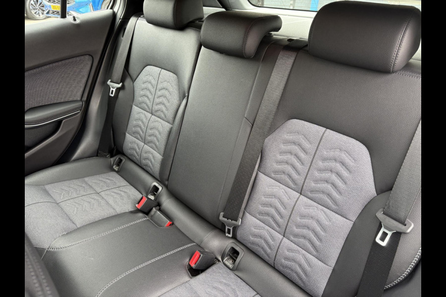Mercedes-Benz GLA 180 Business Solution | Automaat | Trekhaak | Elek. Kofferklep | Camera | Dealer onderhouden