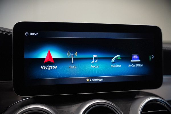 Mercedes-Benz C-Klasse Estate 300 e Business Solution AMG | Panoramadak | Stoelverwarming | 360 Camera | Dodehoekdetectie | Cruise Control | Apple Carplay | Navigatie | Trekhaak | DAB | Ambiance Verlichting | Multibeam