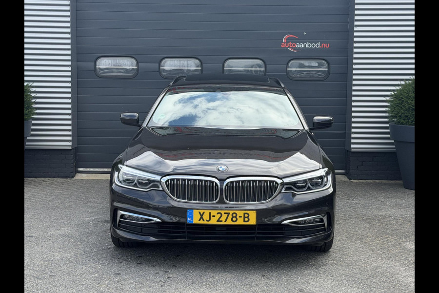 BMW 5 Serie Touring 520i Corporate Lease High Executive | Panoramadak | Camera | DAB | Elektrische Achterklep |