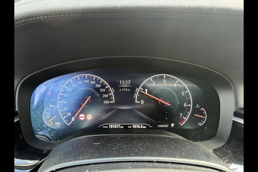 BMW 5 Serie Touring 520i Corporate Lease High Executive | Panoramadak | Camera | DAB | Elektrische Achterklep |