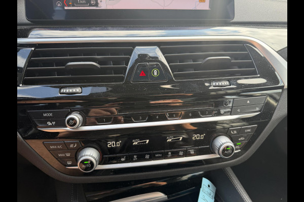 BMW 5 Serie Touring 520i Corporate Lease High Executive | Panoramadak | Camera | DAB | Elektrische Achterklep |
