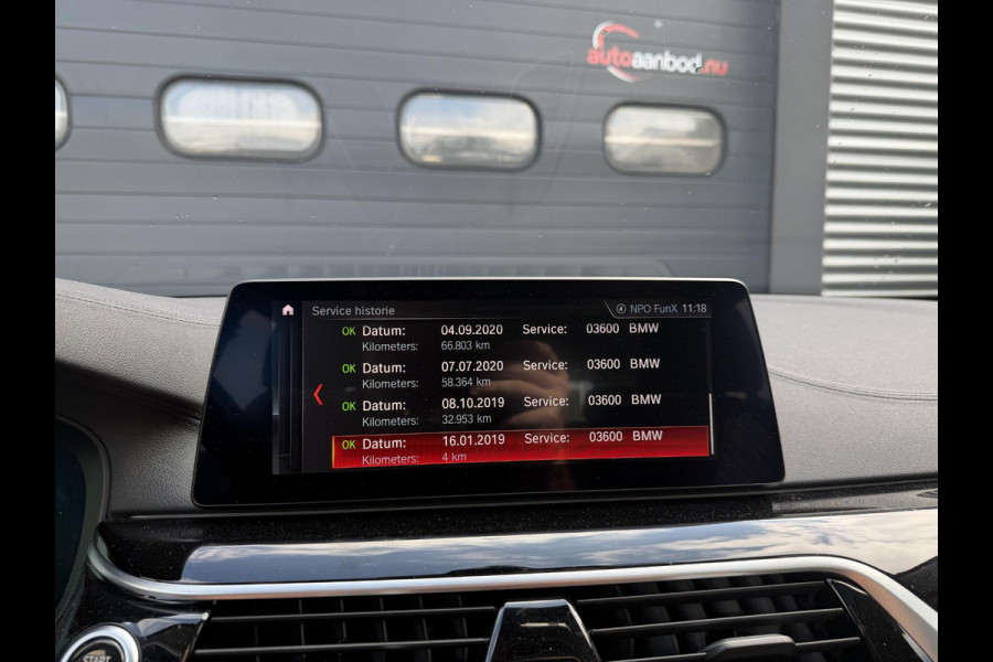 BMW 5 Serie Touring 520i Corporate Lease High Executive | Panoramadak | Camera | DAB | Elektrische Achterklep |
