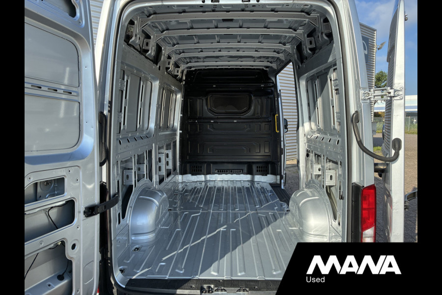 Volkswagen Crafter 35 2.0 TDI L3H3 177pk Automaat LED Standkachel Carplay Airco