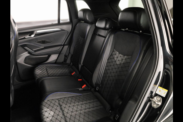 Volkswagen Tiguan 1.5 eHybrid R-Line Edition 272 pk Automaat (DSG) | Verlengde garantie | Navigatie | Panoramadak | Trekhaak (wegklapbaar) | Parkeersensoren (Park assist) | Rondomzicht camera | Matrix LED koplampen | R-Line |