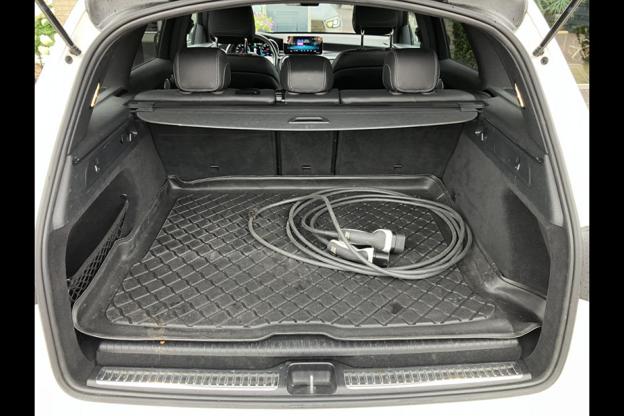 Mercedes-Benz GLC 300e 4MATIC AMG | MBUX | Trekhaak | Leder