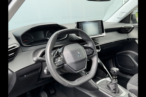 Peugeot 2008 BWJ 2022 | 1.2T 101PK Active Pack NWE DISTRIBUTIE | CLIMA | PDC | NAVI | CRUISE | CARPLAY | LICHTMETAAL |