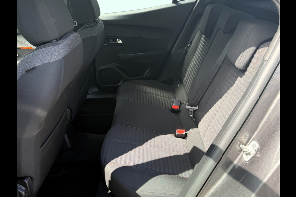 Peugeot 2008 BWJ 2022 | 1.2T 101PK Active Pack NWE DISTRIBUTIE | CLIMA | PDC | NAVI | CRUISE | CARPLAY | LICHTMETAAL |