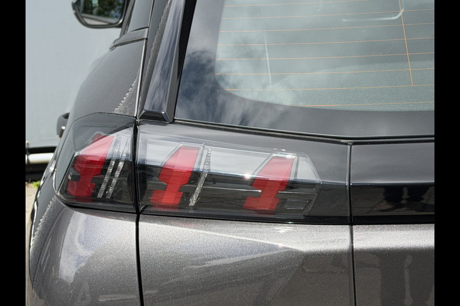 Peugeot 2008 BWJ 2022 | 1.2T 101PK Active Pack NWE DISTRIBUTIE | CLIMA | PDC | NAVI | CRUISE | CARPLAY | LICHTMETAAL |