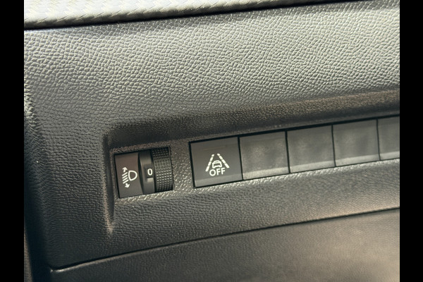 Peugeot 2008 BWJ 2022 | 1.2T 101PK Active Pack NWE DISTRIBUTIE | CLIMA | PDC | NAVI | CRUISE | CARPLAY | LICHTMETAAL |