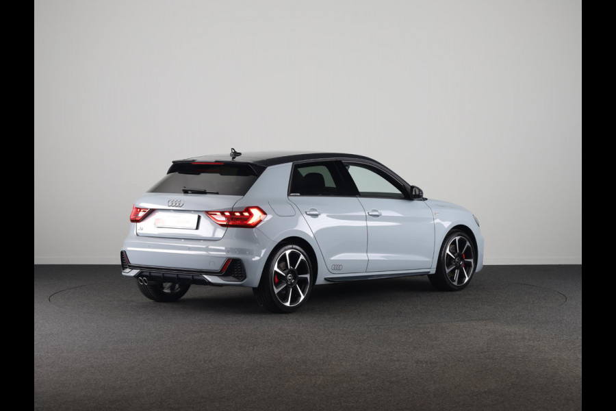 Audi A1 Sportback 40 TFSI S Line 207pk | Led koplampen | 18 inch Lichtmetalen velgen | Sportstoelen | Stoelverwarming | Navigatie