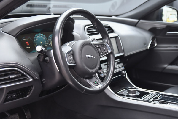Jaguar XE 2.0 R-Sport, Panorama, Meridian, Leder, Memory, Camera, Carplay, Stuurverw.!