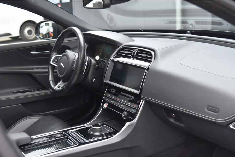 Jaguar XE 2.0 R-Sport, Panorama, Meridian, Leder, Memory, Camera, Carplay, Stuurverw.!