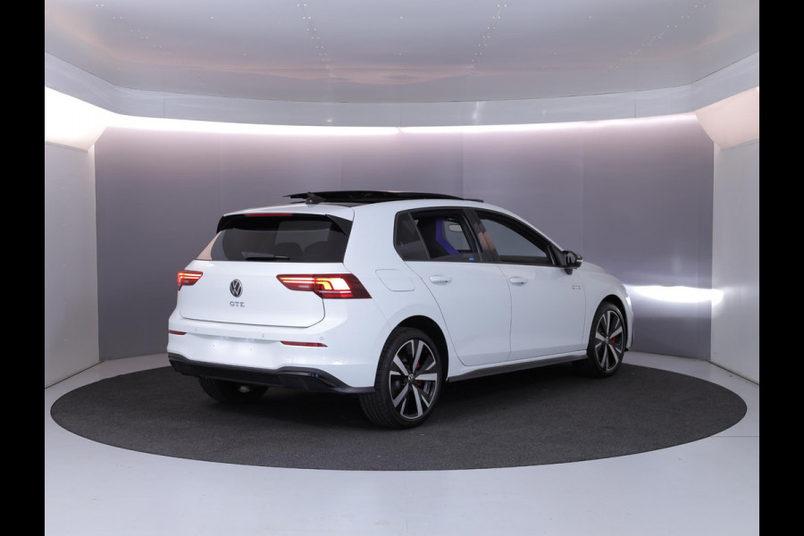 Volkswagen Golf 1.5 eHybrid GTE 272 PK DSG PHEV | Panorama dak | Head up Display | 18" LM velgen | 360 graden camera |