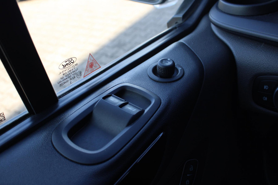 Ford Transit Custom 320 2.0 TDCI L2H1 MS-RT DC 170PK Automaat | MS-RT pakket ! | Full Options ! | Trekhaak | Blind Spot | Camera |
