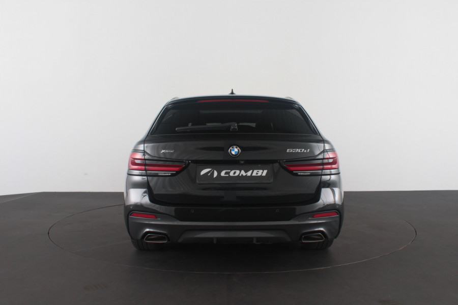 BMW 5 Serie Touring 530d xDrive M Sport > Pano.schuif/Head-up/19inch/Shadow-Line/Trekhaak