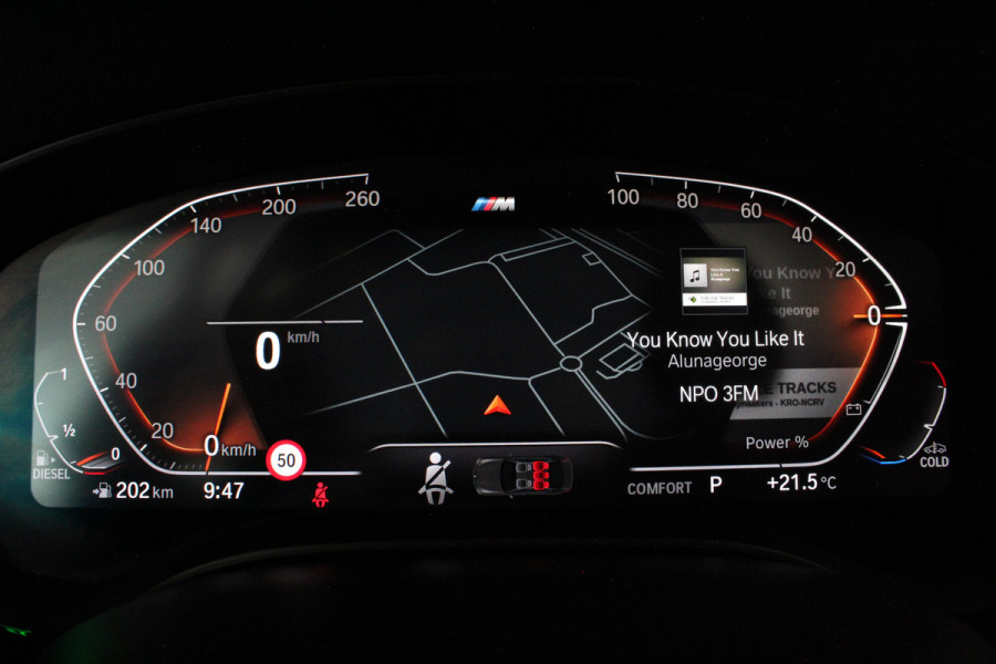 BMW 5 Serie Touring 530d xDrive M Sport > Pano.schuif/Head-up/19inch/Shadow-Line/Trekhaak