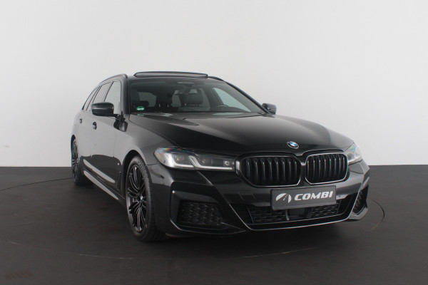 BMW 5 Serie Touring 530d xDrive M Sport > Pano.schuif/Head-up/19inch/Shadow-Line/Trekhaak