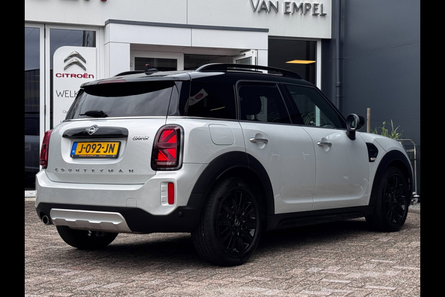 MINI Countryman 1.5 Cooper Chili | Pano | Trekhaak | NL-Auto | Leder | Harman Kardon | Stoelverwarming | HUD | Climate Control