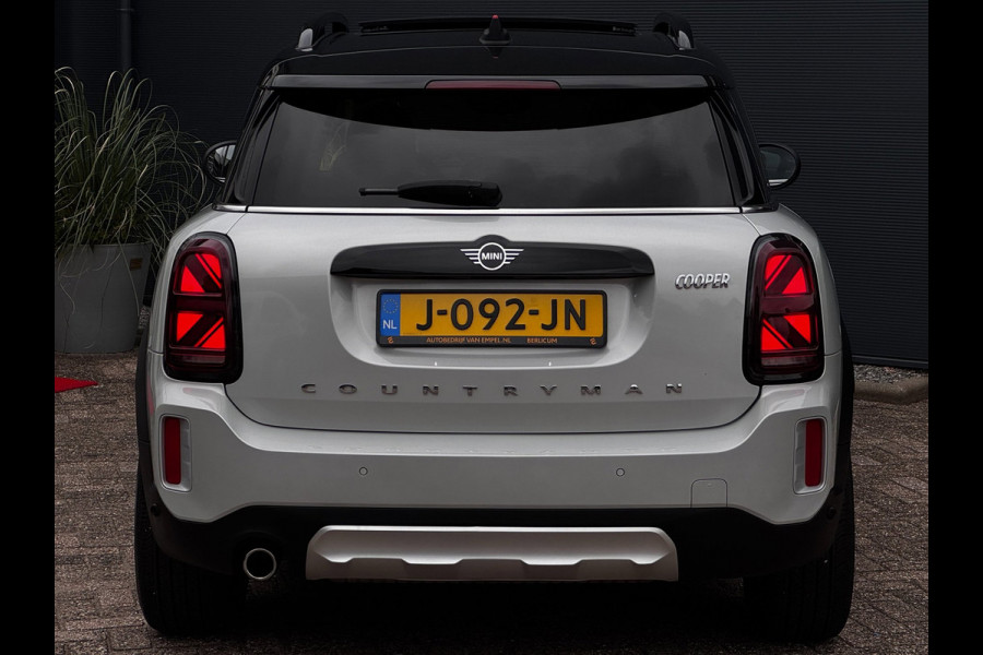 MINI Countryman 1.5 Cooper Chili | Pano | Trekhaak | NL-Auto | Leder | Harman Kardon | Stoelverwarming | HUD | Climate Control