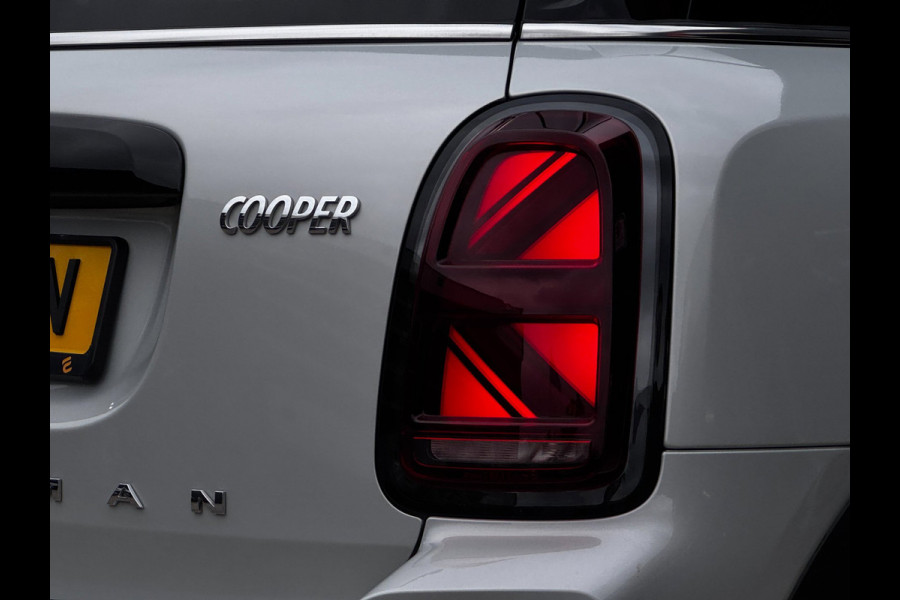 MINI Countryman 1.5 Cooper Chili | Pano | Trekhaak | NL-Auto | Leder | Harman Kardon | Stoelverwarming | HUD | Climate Control
