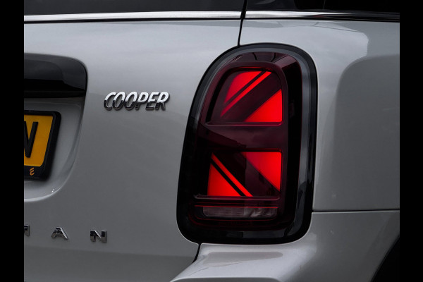 MINI Countryman 1.5 Cooper Chili | Pano | Trekhaak | NL-Auto | Leder | Harman Kardon | Stoelverwarming | HUD | Climate Control