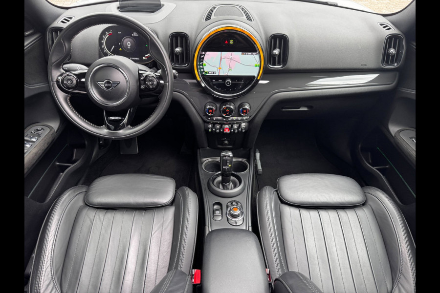 MINI Countryman 1.5 Cooper Chili | Pano | Trekhaak | NL-Auto | Leder | Harman Kardon | Stoelverwarming | HUD | Climate Control