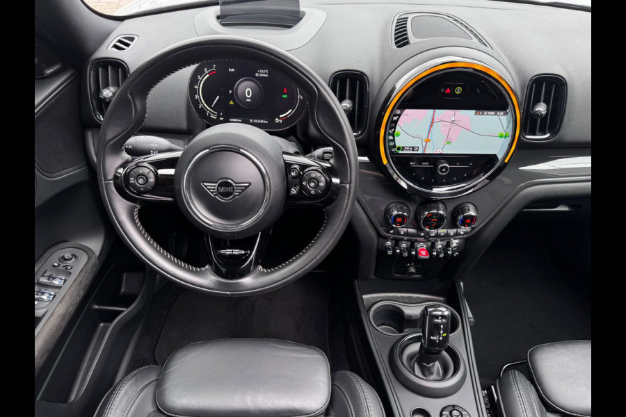 MINI Countryman 1.5 Cooper Chili | Pano | Trekhaak | NL-Auto | Leder | Harman Kardon | Stoelverwarming | HUD | Climate Control