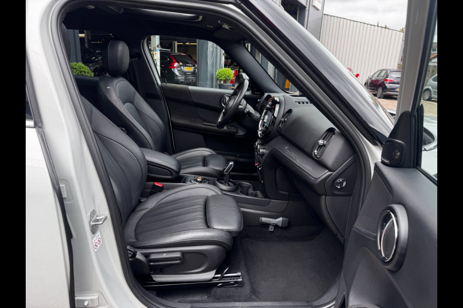 MINI Countryman 1.5 Cooper Chili | Pano | Trekhaak | NL-Auto | Leder | Harman Kardon | Stoelverwarming | HUD | Climate Control