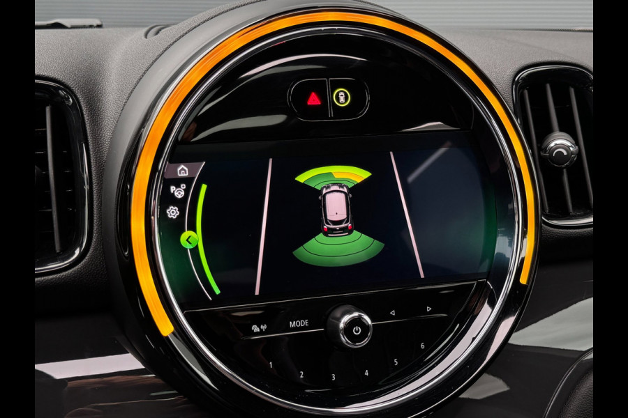 MINI Countryman 1.5 Cooper Chili | Pano | Trekhaak | NL-Auto | Leder | Harman Kardon | Stoelverwarming | HUD | Climate Control