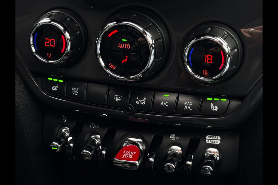 MINI Countryman 1.5 Cooper Chili | Pano | Trekhaak | NL-Auto | Leder | Harman Kardon | Stoelverwarming | HUD | Climate Control