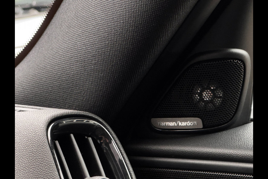 MINI Countryman 1.5 Cooper Chili | Pano | Trekhaak | NL-Auto | Leder | Harman Kardon | Stoelverwarming | HUD | Climate Control