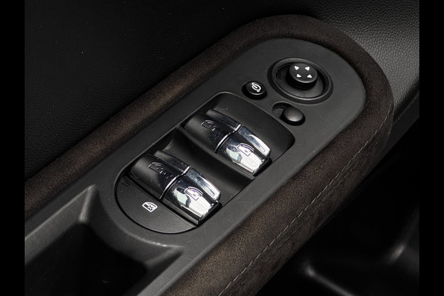 MINI Countryman 1.5 Cooper Chili | Pano | Trekhaak | NL-Auto | Leder | Harman Kardon | Stoelverwarming | HUD | Climate Control