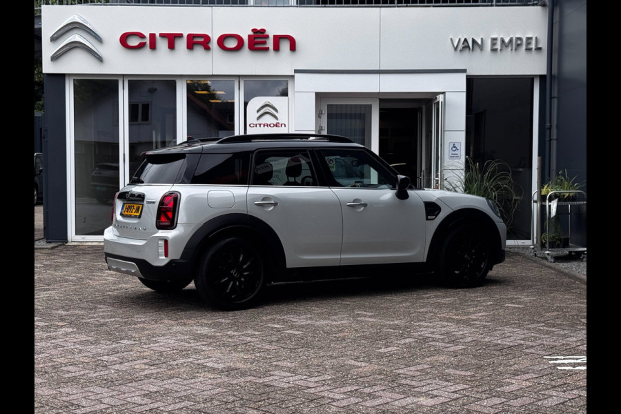 MINI Countryman 1.5 Cooper Chili | Pano | Trekhaak | NL-Auto | Leder | Harman Kardon | Stoelverwarming | HUD | Climate Control