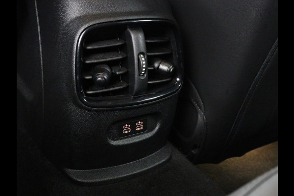 MINI Clubman 1.5 Cooper Business Edition | Automaat | Stoelverwarming | Carplay | Sportstoelen | Half leder | Full LED | Navigatie | Parkeerhulp | Climate control | Cruise control | Origineel NL