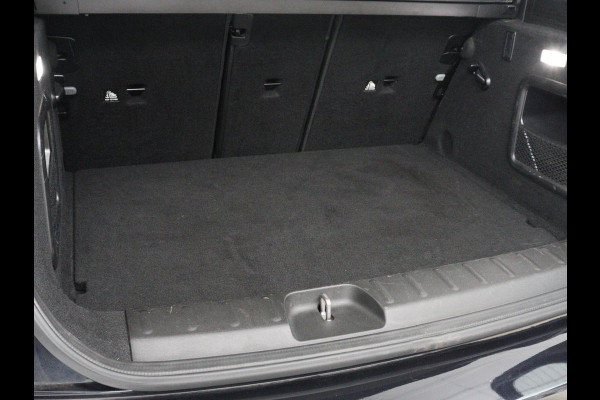 MINI Clubman 1.5 Cooper Business Edition | Automaat | Stoelverwarming | Carplay | Sportstoelen | Half leder | Full LED | Navigatie | Parkeerhulp | Climate control | Cruise control | Origineel NL