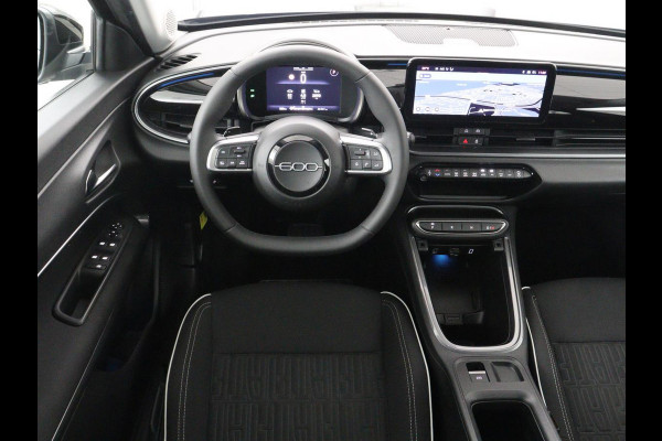 Fiat 600 1.2 Hybrid Urban | Stoelverwarming | 360 camera | | Stoelverwarming | 360 camera | Cruise control | Navigatie | Carplay | DAB | Climate control | Full LED | Park assist | Sfeerverlichting