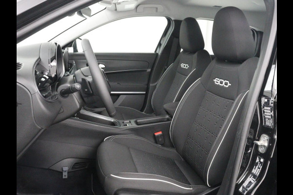 Fiat 600 1.2 Hybrid Urban | Stoelverwarming | 360 camera | | Stoelverwarming | 360 camera | Cruise control | Navigatie | Carplay | DAB | Climate control | Full LED | Park assist | Sfeerverlichting