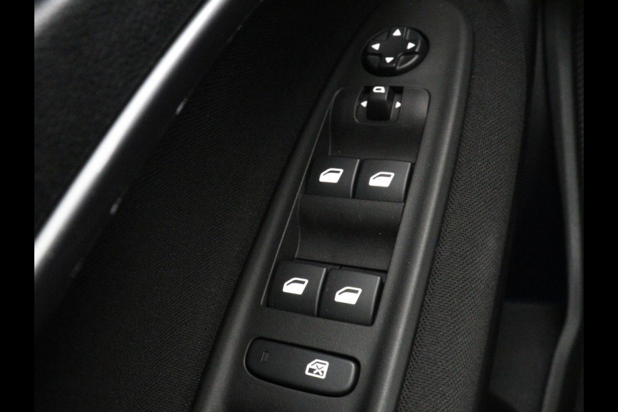 Fiat 600 1.2 Hybrid Urban | Stoelverwarming | 360 camera | | Stoelverwarming | 360 camera | Cruise control | Navigatie | Carplay | DAB | Climate control | Full LED | Park assist | Sfeerverlichting
