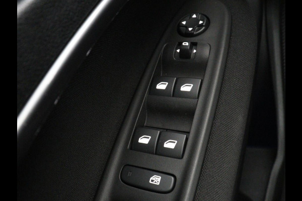 Fiat 600 1.2 Hybrid Urban | Stoelverwarming | 360 camera | | Stoelverwarming | 360 camera | Cruise control | Navigatie | Carplay | DAB | Climate control | Full LED | Park assist | Sfeerverlichting