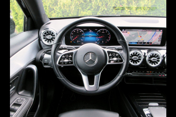 Mercedes-Benz A-Klasse 220 Launch Ed. Automaat * LED * Virt. Cockpit * Camera *