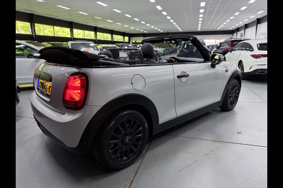 MINI Cabrio 1.5 CHILI BLACK-LINE 27DKM/V-COCKPIT/NAVI/LED/DAB/CARPLAY/ECC/PDC/CRUISE///