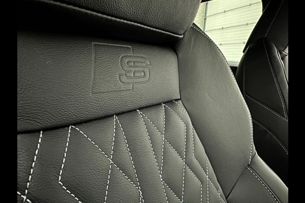 Audi Q4 e-tron 40 204pk 77 kWh | #RS-Lederen Bekleding | ACC | Matrix Led | 3 Zone Clima | Kieselgrau | 2023 | Btw auto, 27150,= ex. | Bovag garantie. 4x Q4 op voorraad!