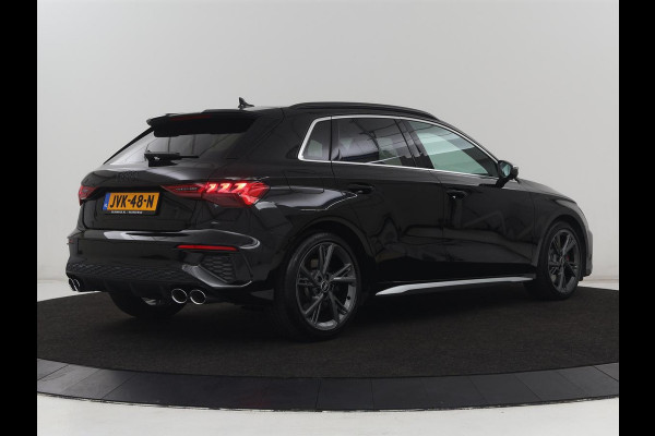 Audi A3 2.0 TFSI S3 quattro | Adaptive cruise | B&O | Bang & Olufsen | Matrix LED | Leder/Alcantara | Park Assist | Stoelverwarming | Virtual Cockpit | Carplay | Navigatie | Sportstoelen | Climate control