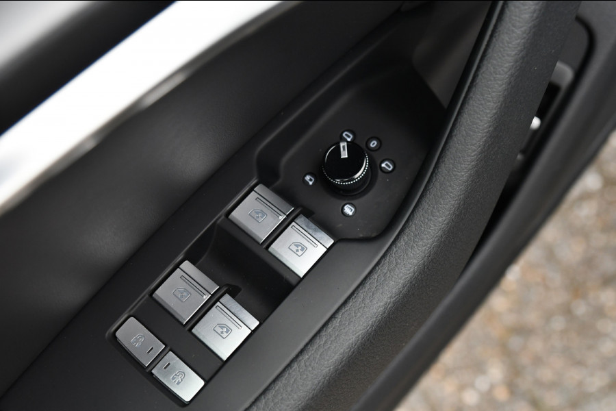 Audi A6 Avant 55 TFSI e quattro Competition S-Line, Pano, B&O, 360 3D, ACC, HUD, Memory, Trekhaak, Matrix!