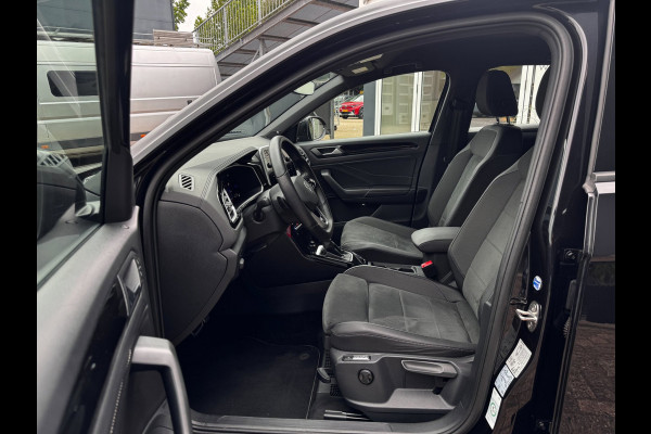 Volkswagen T-Roc 1.5 TSI R-Line | 150 PK | Trekhaak | IQ-Light | Camera | Stoelverwarming | Beats | PDC Rondom |